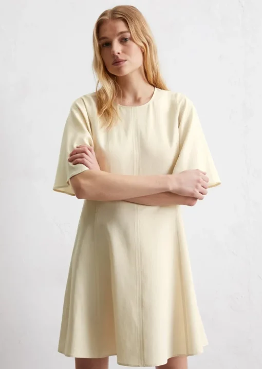 Ausgestelltes Minikleid aus TENCEL™ Lyocell-Leinen-Mix