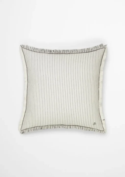 Dekokissen Model Fine Stripe aus Bio-Baumwolle und Leinen