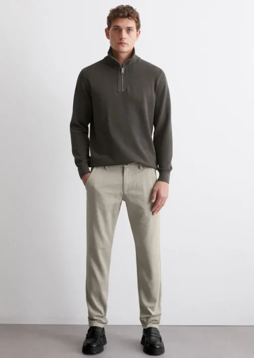 Hose Model Stig Jogger shaped aus Organic Cotton Stretch