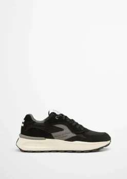 Sneaker aus hochwertigem Material-Mix