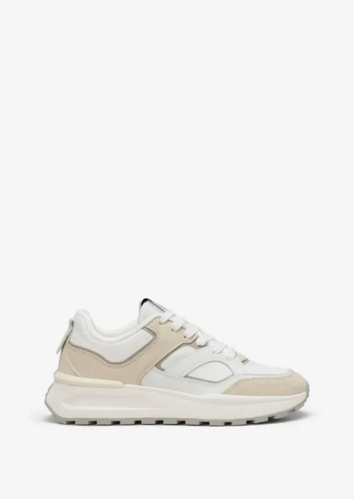 Sneaker aus Rindleder und Mesh