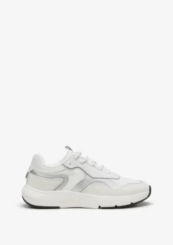 Sneaker aus Rindleder und Mesh