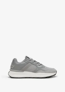 Sneaker aus Rindleder und Mesh