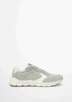 Sneaker aus ultraleichtem Material