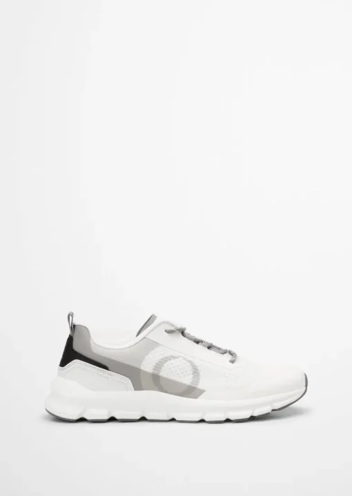 Sneaker aus ultraleichtem Material