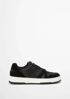 Sneaker mit robuster Gummisohle