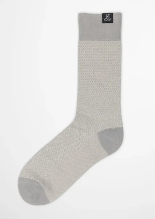 Socken mit feiner Strickstruktur