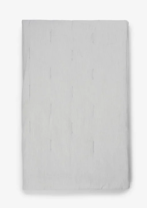 Tagesdecke Model Soletta mit recycelter Füllung